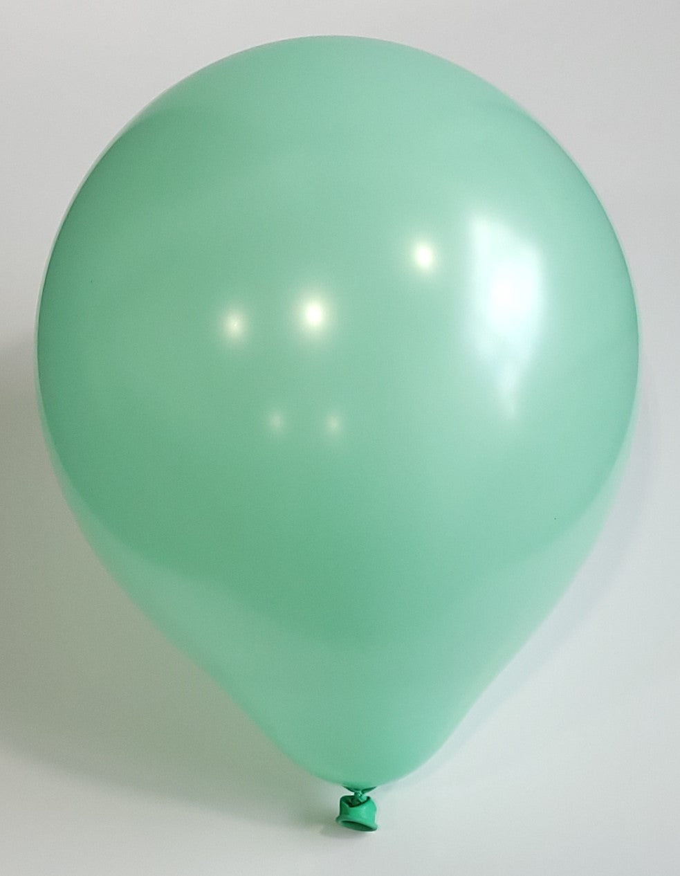 Macaron Mint Green latex balloon