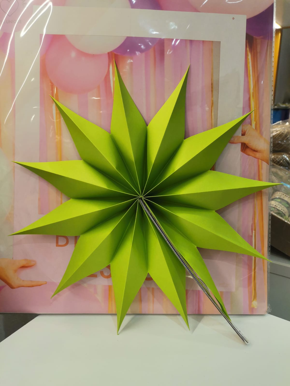 Star shaped paper decoration